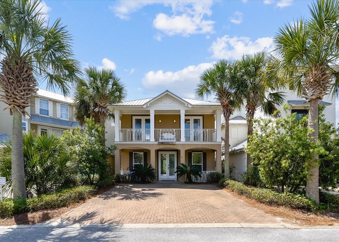 Featured Property Emerald Escape