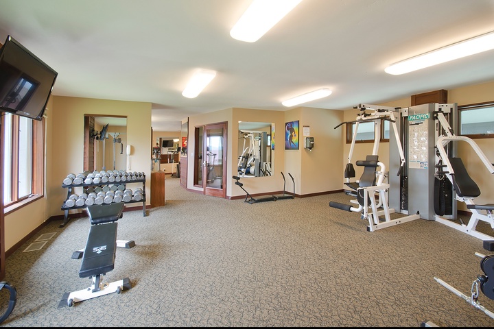Well-equipped fitness center with free weights, strength machines, and cardio equipment lets you maintain your workout routine while away from home.