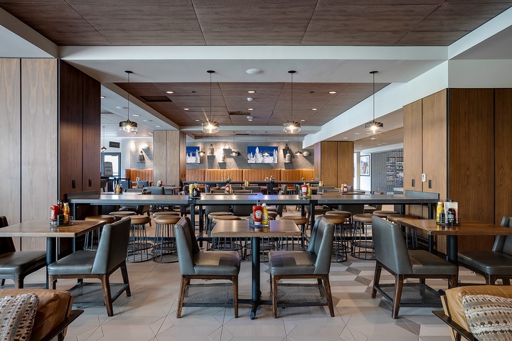 Relax in the stylish communal lounge, where modern design meets comfort. Sink into plush seating, enjoy ambient lighting, and connect with fellow travelers in this inviting shared space.