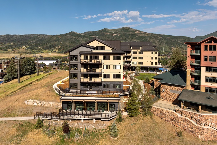 The property is nestled in a mountain valley with stunning natural scenery, offering a peaceful retreat surrounded by breathtaking peaks and open skies.