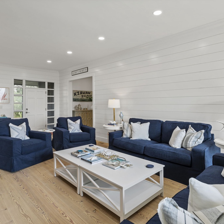 Living Area (Fireplace Not Available for Guest Use)