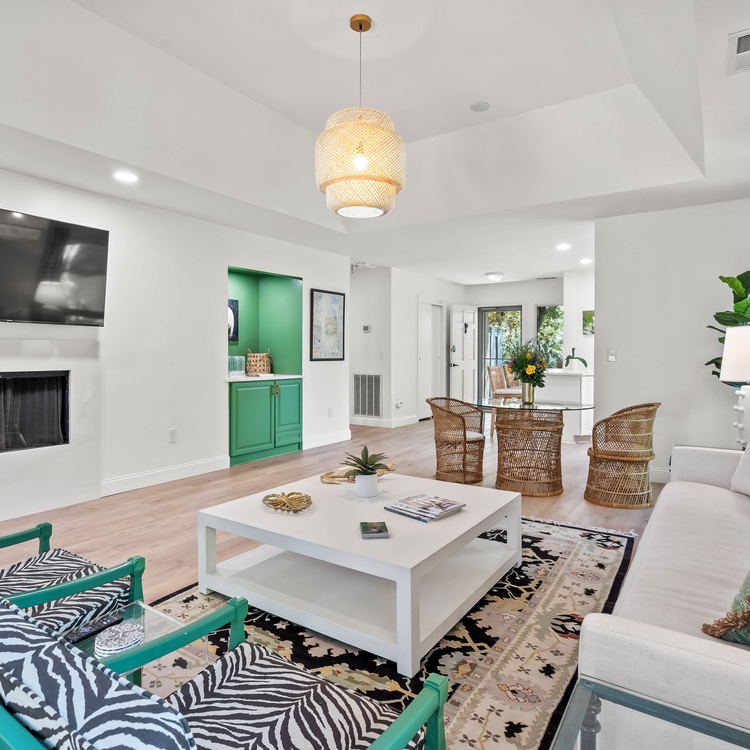 1209 Greenslake Cottage