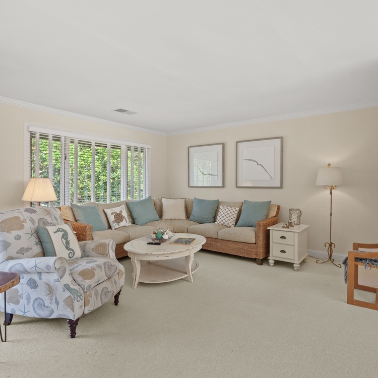 1382 Fairway Oaks Villa