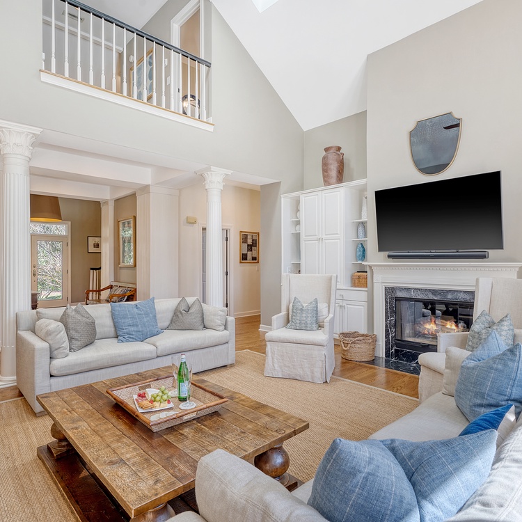 Living Area (fireplace not available for guest use)