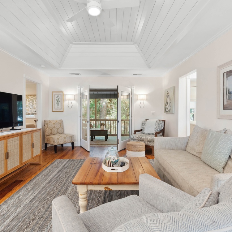 1016 Sparrow Pond Cottage