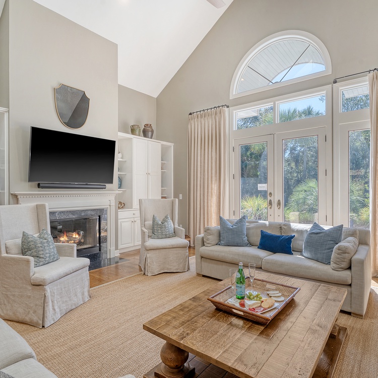 Living Area (fireplace not available for guest use)