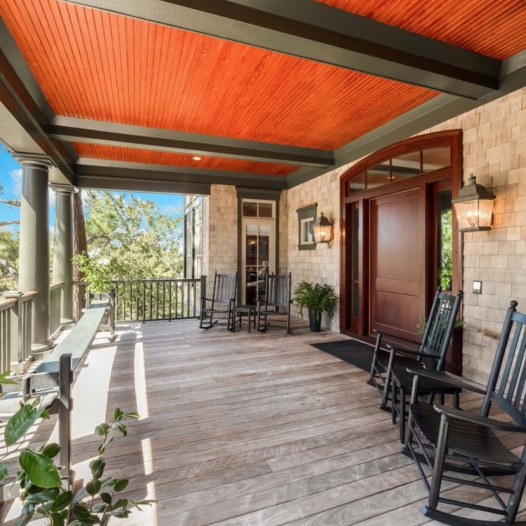 A welcoming entry...