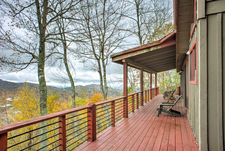 Mountain Views - Deck