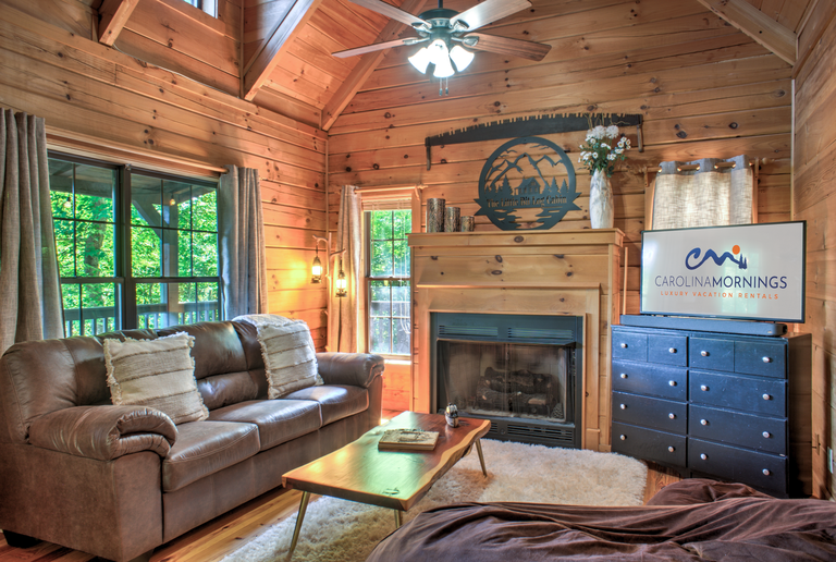 Main Level - Living Area w/Smart TV & Gas Fireplace
