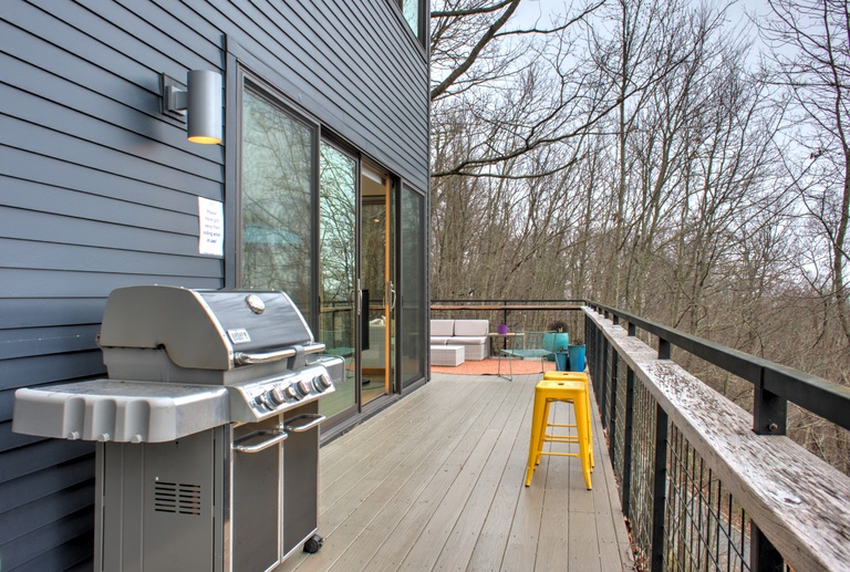 Deck with Gas Grill