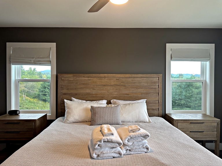 Upper Level - Main Suite/Bedroom One - King Bed