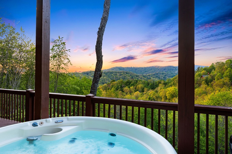 Stunning Long Range & Panoramic Mountain Views