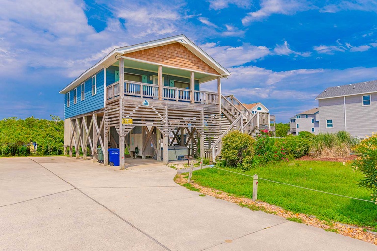 Featured Property 152 | Carolina Blue Moon Cottage