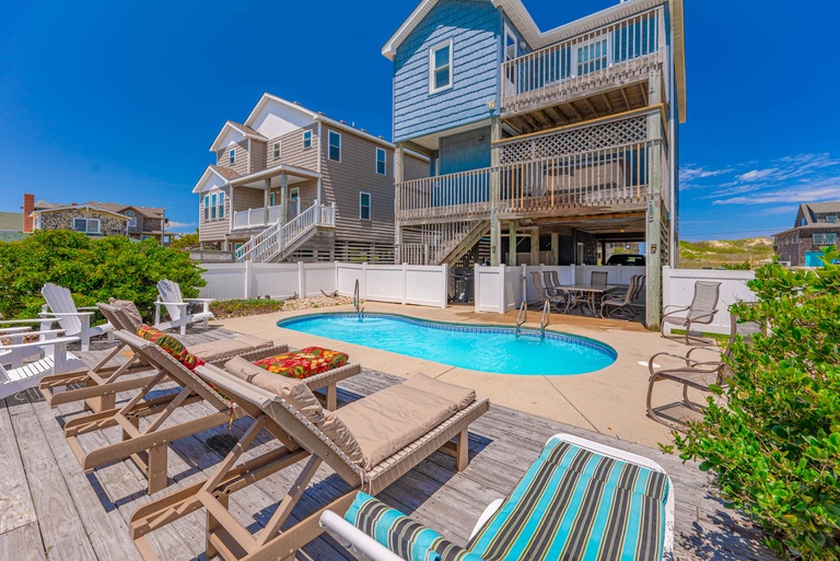 Featured Property 824 | Lighthouse Cottage