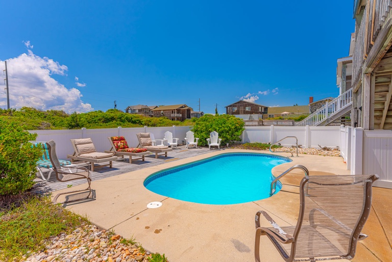 Featured Property 824 | Lighthouse Cottage