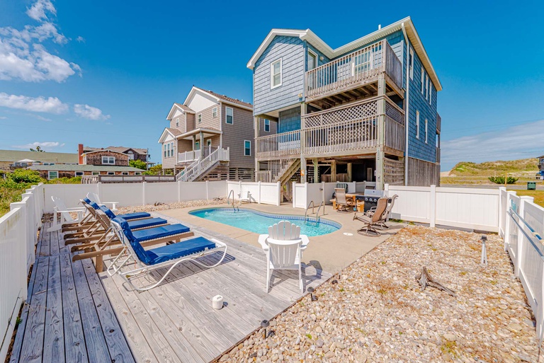Featured Property 824 | Lighthouse Cottage