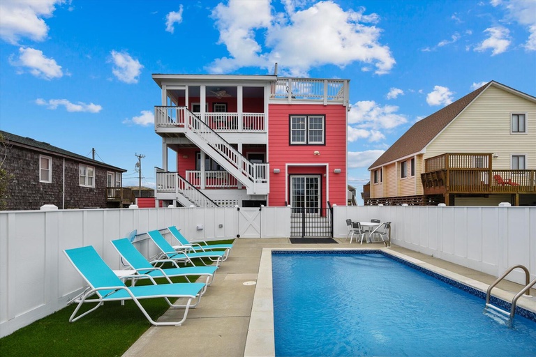 Featured Property 002 | The Painted Lady