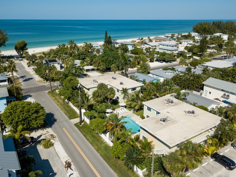 Palm Cay 6 Photo