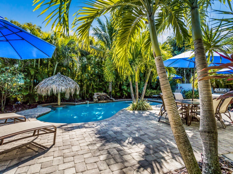Ainsley Beach House Photo