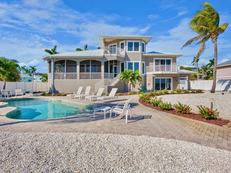 White Pelican House Photo