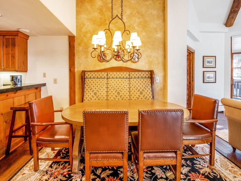 Three bedroom, three bathroom penthouse condo 3