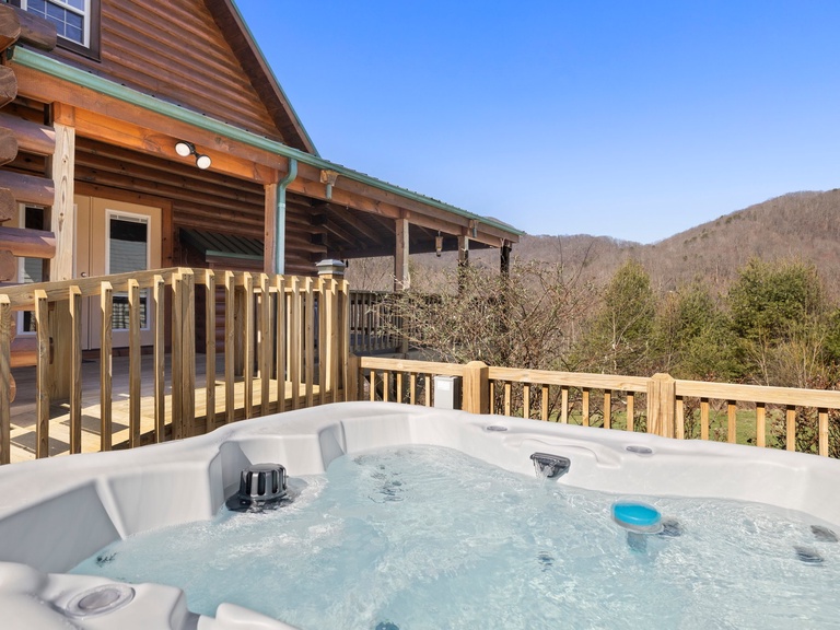 Open Skies and Mountain Views from the Hot Tub