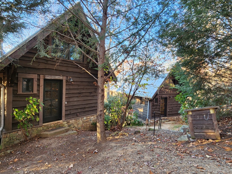 Village of Cheshire Cabins - Wild Turkey's Roost