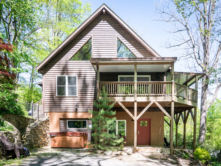 Asheville Town Cabin