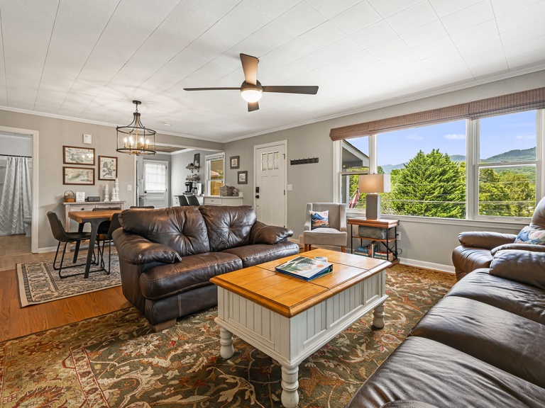 Mountain View Cottage