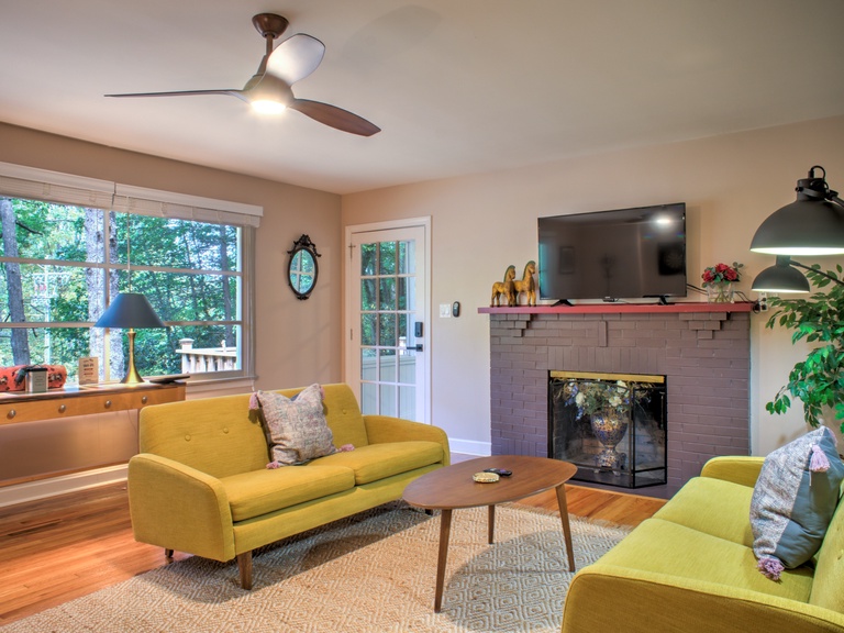 Living Area w/ Smart TV & Aesthetic Fireplace