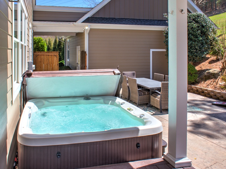 Hot Tub w/ Outdoor Dining and Seating