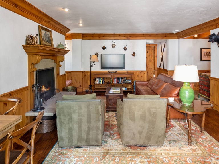 Chateau Christian | 310 3