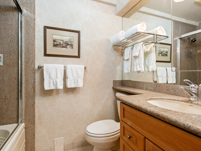 Bridge Street Lodge | 308 & 310 4