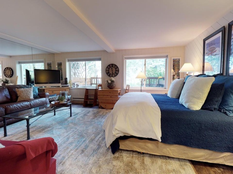 Vail Trails Studio | 3B 2