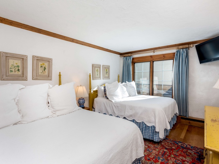 Chateau Christian | 110 2