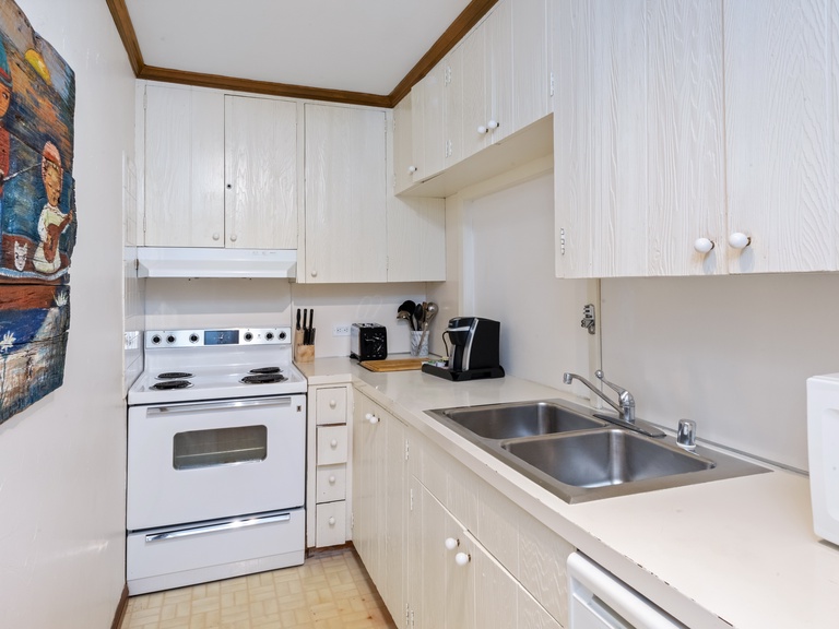 Mountain View Studio with Kitchen 5