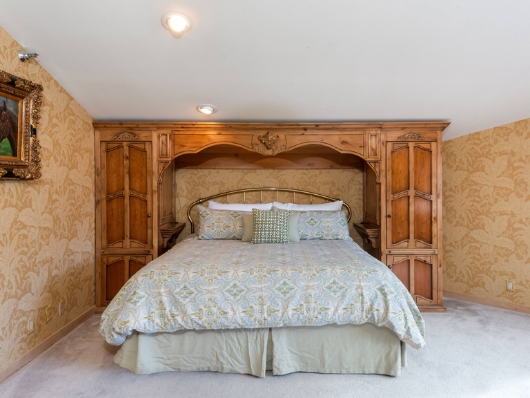 Vail Center Place | 4 4