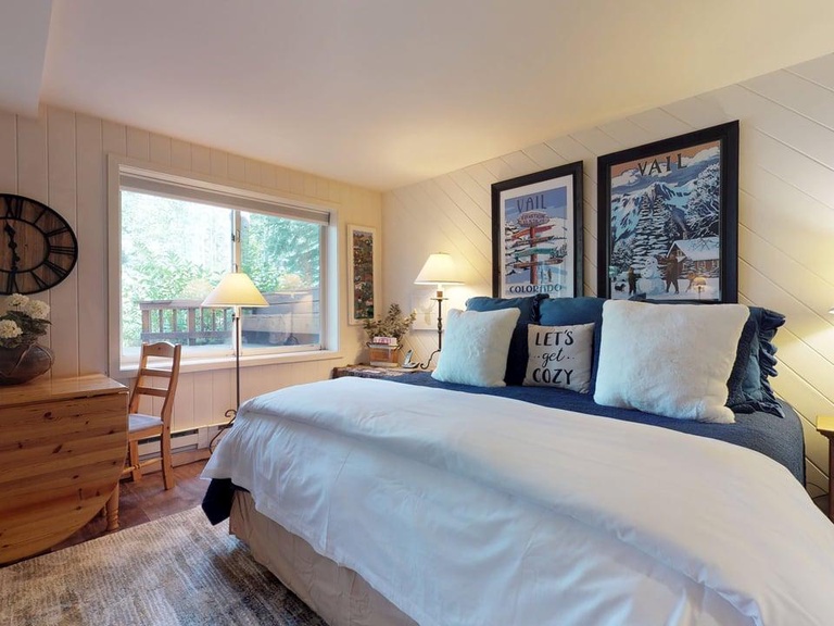 Vail Trails Studio | 3B 4