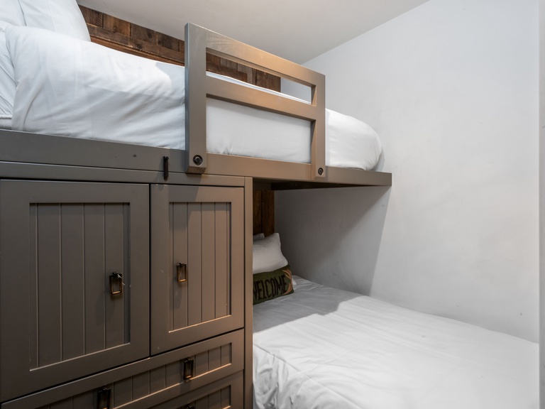 Bridge Street Lodge | 306 2