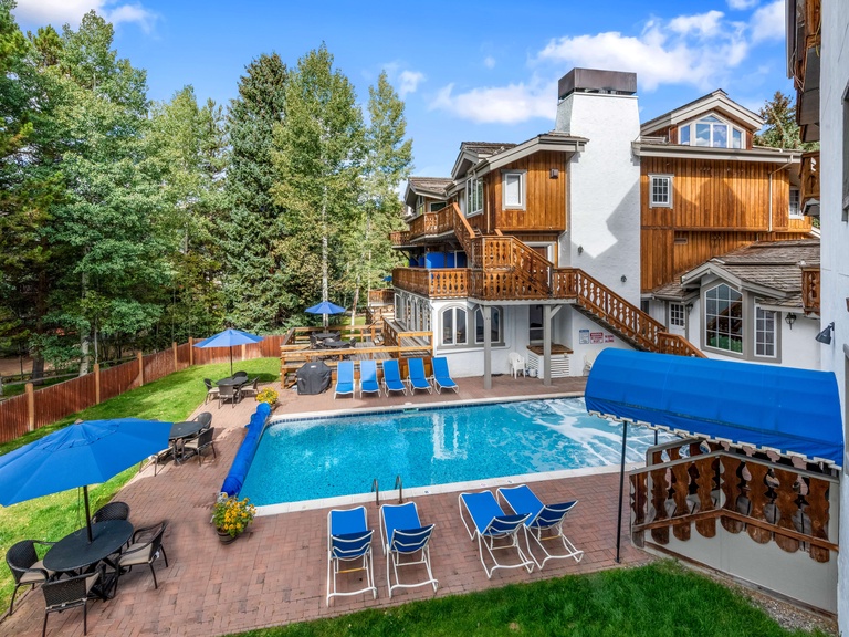 Chateau Christian | 220 2