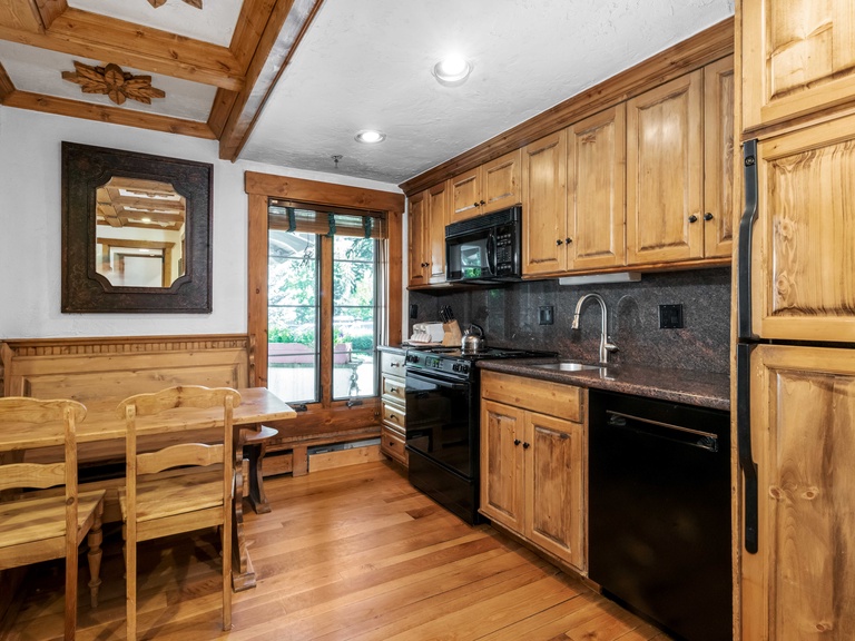 Chateau Christian | 110 3