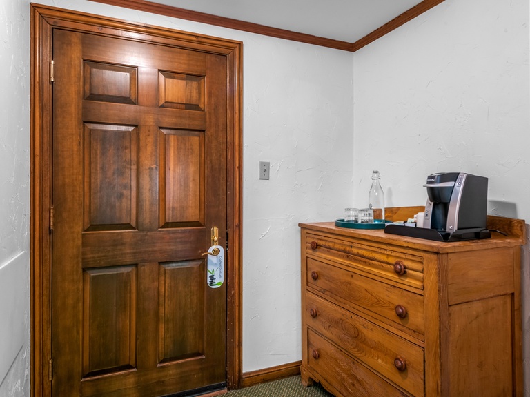 Garden level Queen Room 3