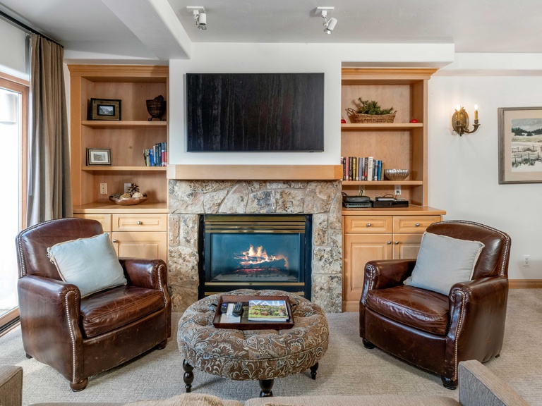Bridge Street Lodge | 301
