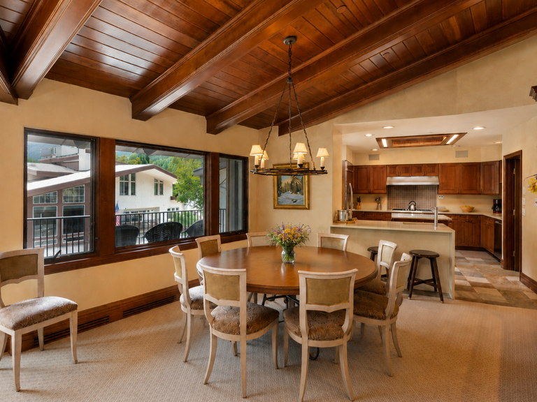 Plaza Lodge | 7 3