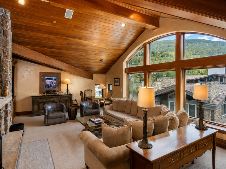 Plaza Lodge | 7 2