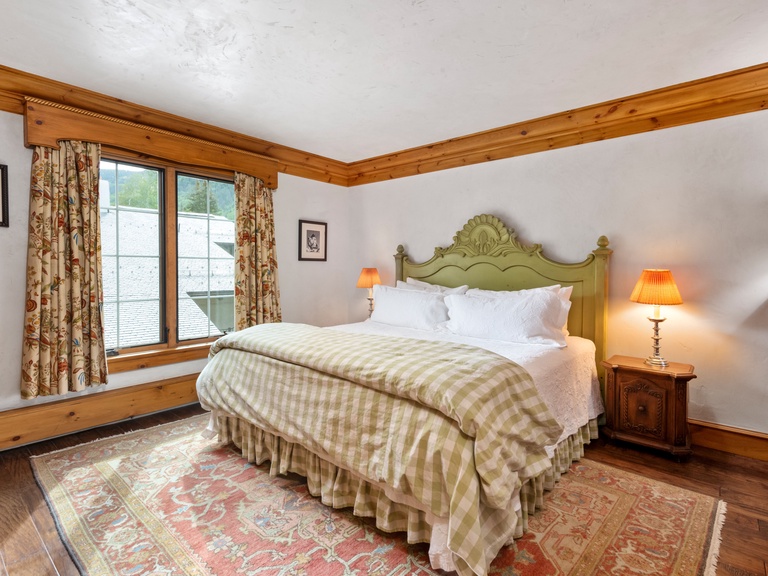 Chateau Christian | 310 4