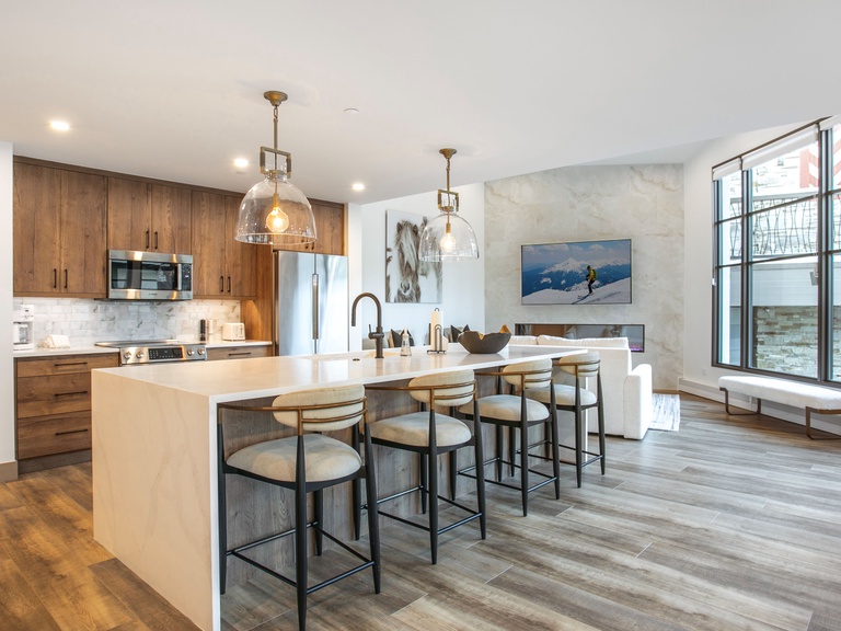 Vail Center Place | 2 5