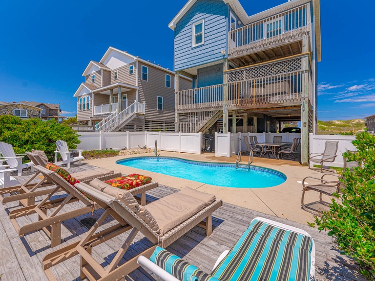 Featured Property 824 | Lighthouse Cottage