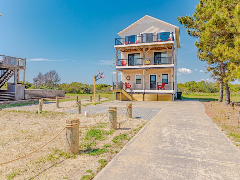 Featured Property 451 | South Creek Sunsets