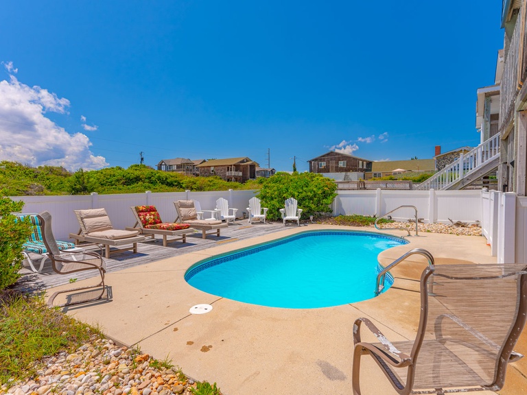 Featured Property 824 | Lighthouse Cottage